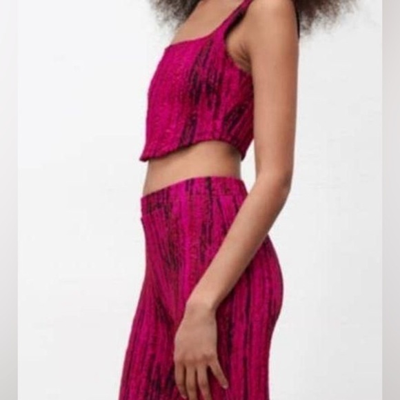 ZARA Hot Pink Textured Corset Crop Top - Picture 2 of 11